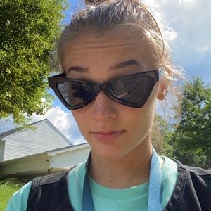 Meet your Posher, Kendall